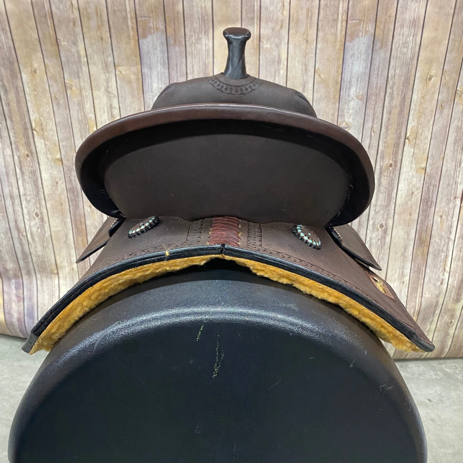 Circle Y Wide 14.5-Inch-Wide Lindale Chocolate Barrel Saddle 5 Circle Y Wide 14.5-Inch-Wide Lindale Chocolate Barrel Saddle - Image 5