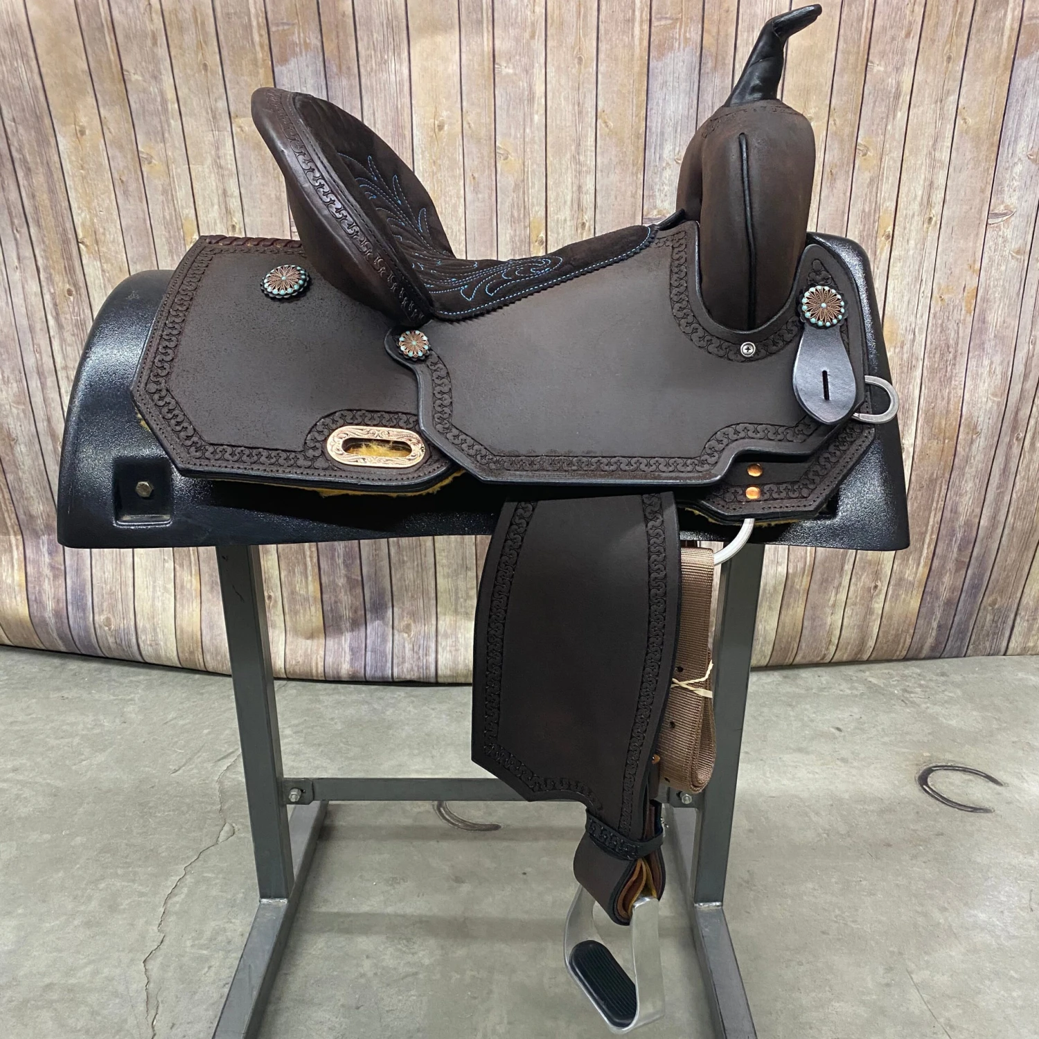 Circle Y Wide 14.5-Inch-Wide Lindale Chocolate Barrel Saddle 3 Circle Y Wide 14.5-Inch-Wide Lindale Chocolate Barrel Saddle - Image 3